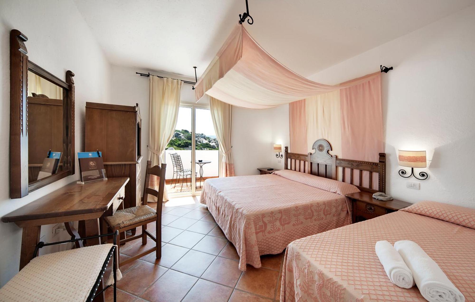 Superior Double or Twin Room,1274693191:JPEG